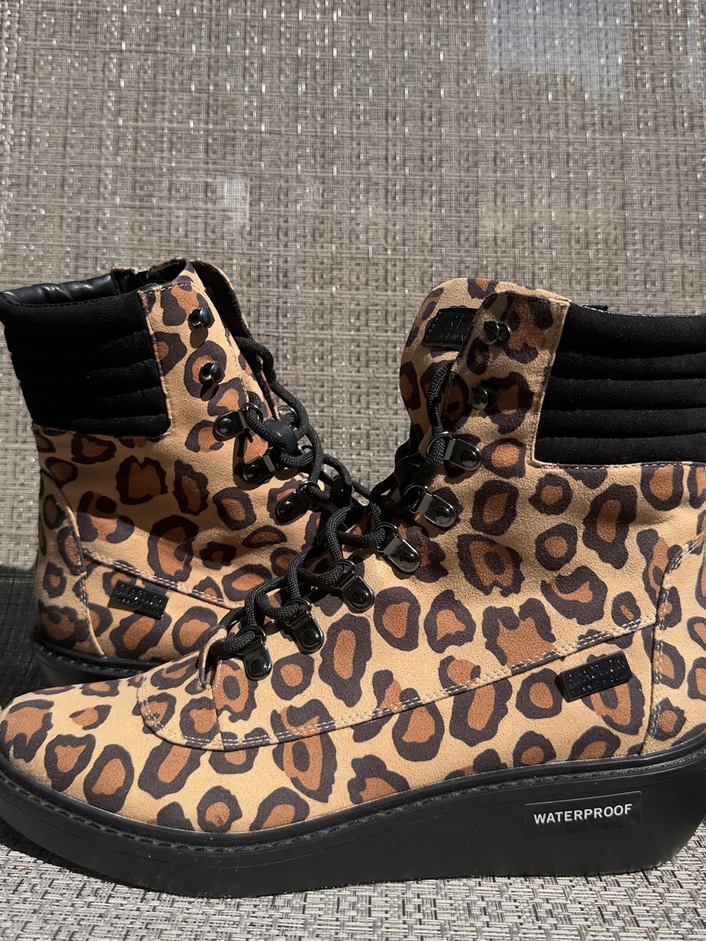 Kenneth Cole Reaction Rhyme Hiker Leopard Print Lace Up Boot NEW US7,5